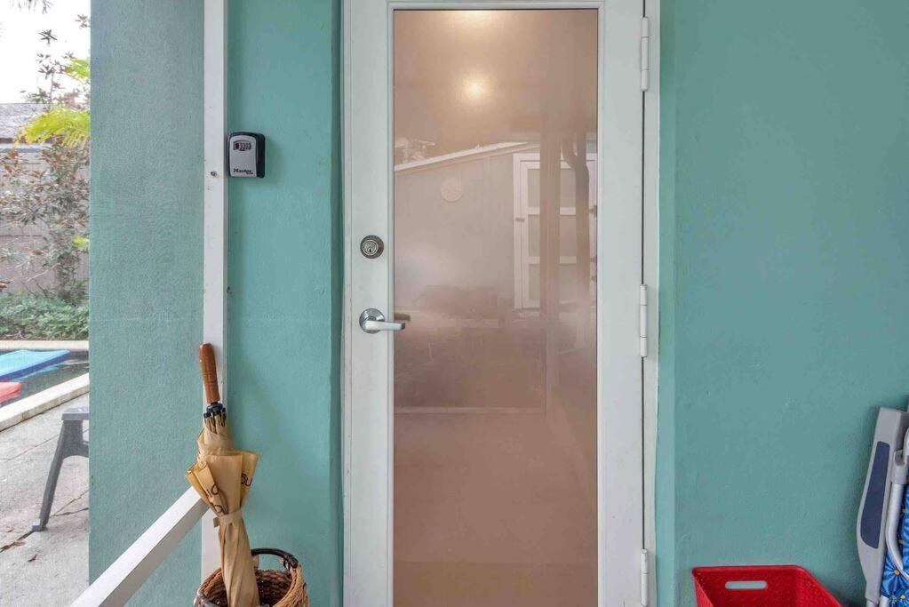 Charming Studio W Pool One Mile To Beach Pets Welcome 沃思湖 外观 照片